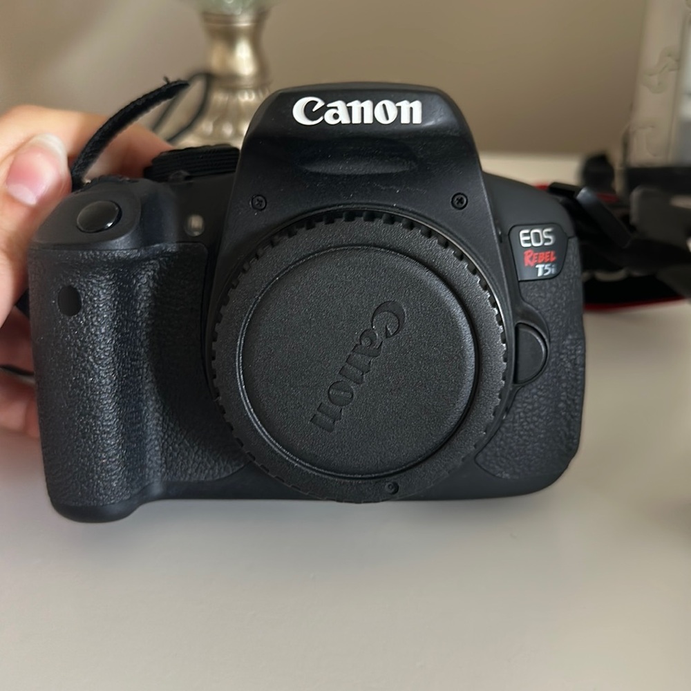 Canon EOS rebel t5i 18-55mm EF-S IS STM Lens